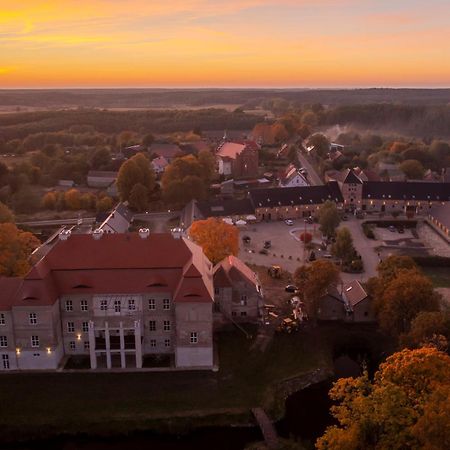 Palac Siemczyno Hotel Exterior foto