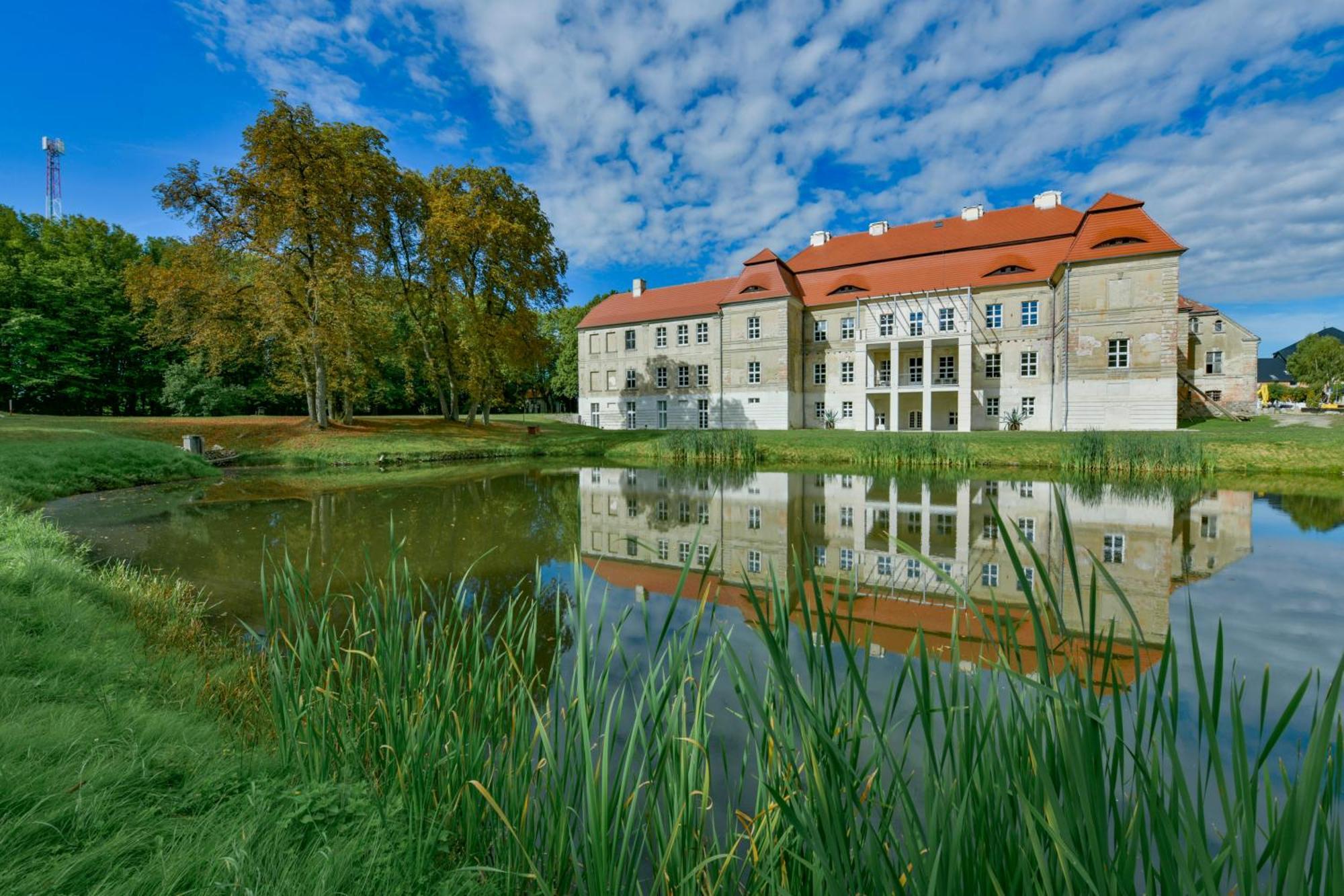 Palac Siemczyno Hotel Exterior foto